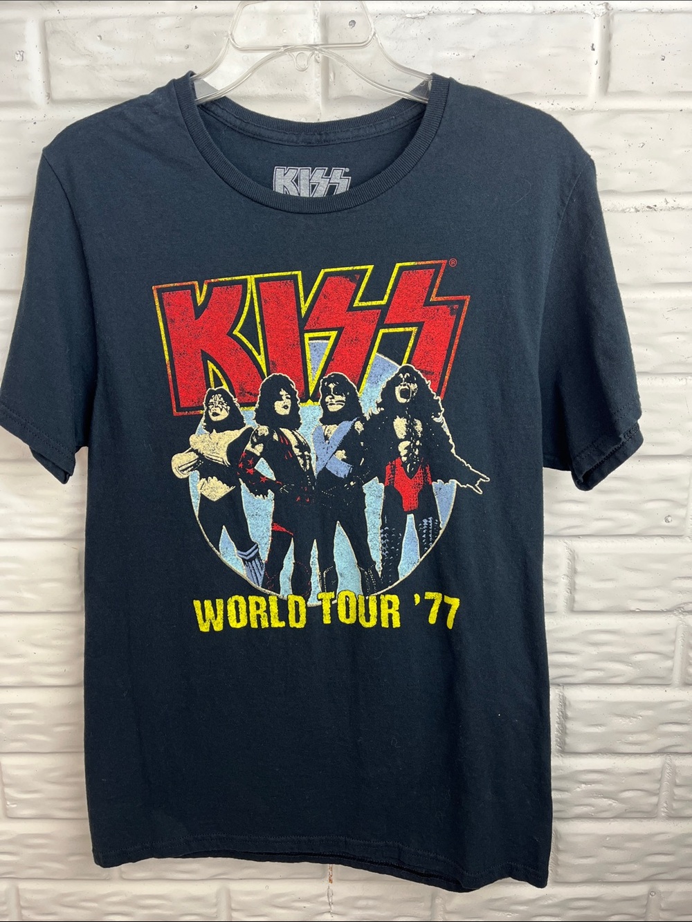 KISS WORLD TOUR ‘77 BLACK T SHIRT WITH BAND GRAPHIC 100% Cotton SZ MD